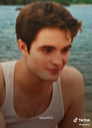 Exploring the Relationship Between Jacob Black and Edward Cullen in Twilight Saga