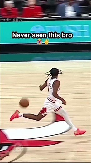 Never seen a turnover like that bro 💀 #basketball