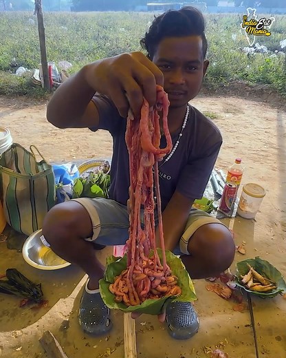 1.3M views · 14K reactions | Jharkhand Wali Desi Chicken Chowmein In Ranchi | India Eat Mania | Facebook