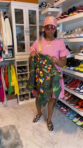 #reannascloset2 #custompatch #customfashion #pretty #blackdesigner