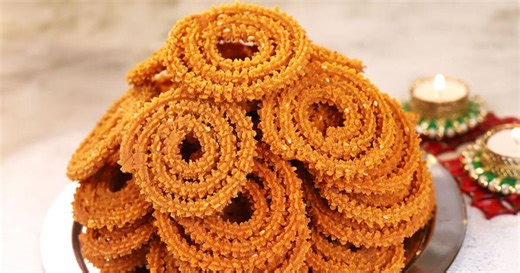 Chakali Recipe : दिवाळीसाठी तयार करा खुसखुशीत भाजणीच्या चकल्या, पाहा रेसिपी