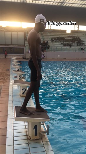 diving practice#creatorsearchinsights #swimming #goviral #foryou #swimmers