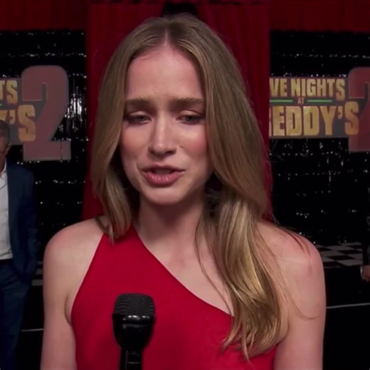 Elizabeth Lail's Stunning Look in You and FNAF