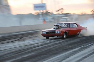 69K views · 908 reactions | Drag car smokes it up on a fresh drag strip and looses it half track and just saves it from cleaning up the Concrete wall High five to this bloke #STRAYA | Burnouts | Facebook