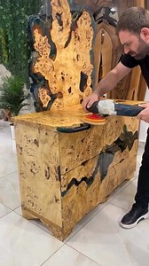 Green Epoxy Resin with Gold Details Poplar Wood Bedroom Set 🚚 Delivery: 10-15 days ✅ Resistant to pests, cracks, and yellowing. It can be planned according to the size of your bedroom and designed according to your design taste. For special sizes and customizations: 🛠️ Production Time: 40 days This bedroom set, which is carefully handmade, can be produced exclusively for you. It is produced to add elegance and functionality to your home and bedroom. DM us now to create your unique piece. #resi