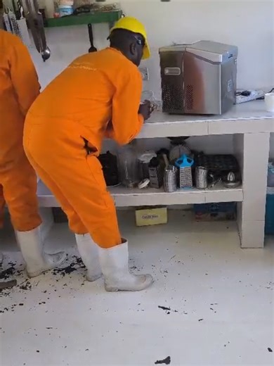 cockroach control services using tatua gel bait #cockroachcontrol #tiktokkenya🇰🇪 #insectcontrol #cockroach