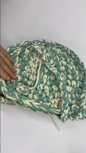 Crochet Chunky Half-Moon Bag – Pattern in Bio