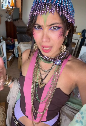 posting this because I was so very happy with how Neeko outfit came out and I love her interactions with nidalee ! (sorry it cut off hehe) this is actually such an outfit I would wear in the summer (I pretty much have worn a variant of this sans makeup/head piece but I think both add so much extra joy and whimsy) #leagueoflegends #neeko #gamingfashion #leagueoflegendscosplay #characterinspiredoutfit