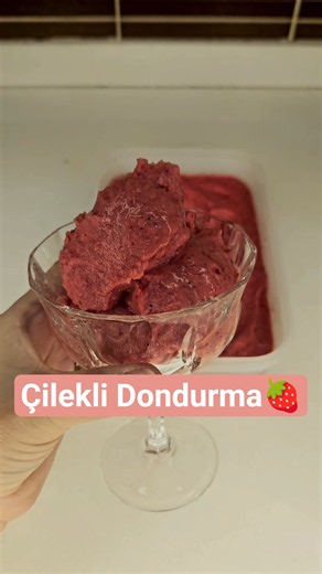 Çilekli Dondurma🍓✨️ #pratiktarifler #dondurma