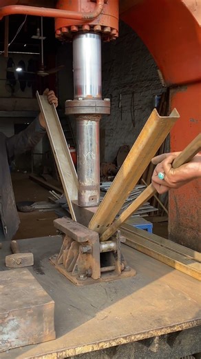 Hydraulic Press Bending of Agricultural Spray Machine's Part #spraymachine #hydraulicpress