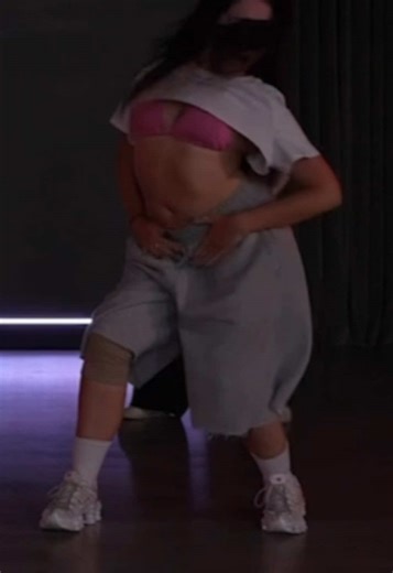 a little rusty first combo of the year 🤭 #deargod #tatemcrae #dancer #misspossesive #fyp choreographer : tranle scorpio