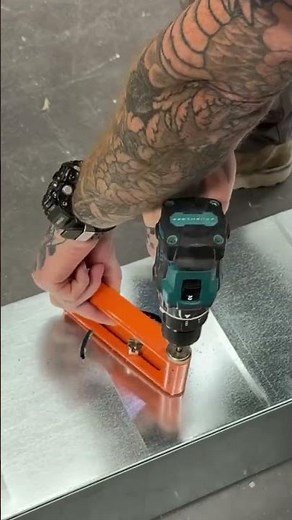 Cleanest and quickest way to cut a whole in ductwork#tools