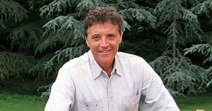 "C’était dur" : Sacha Distel, une vie marquée par la maladie