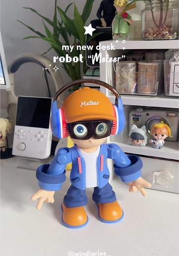 Meet the Fun Desk AI Buddy from Meteer Robot