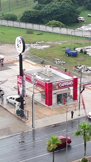 ☕ Caffenio llega a Coatzacoalcos 🌆 La cadena de café originaria del norte del país prepara la apertura de una nueva sucursal ubicada en la avenida Universidad. 🏗️ El local ya muestra avances y se espera que abra próximamente. #Coatzacoalcos #Caffenio #CoatzaNoticias #CaffenioCoatza | Coatza Noticias