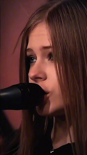 Avril Lavigne - Sk8er Boi #lyrics #music #live