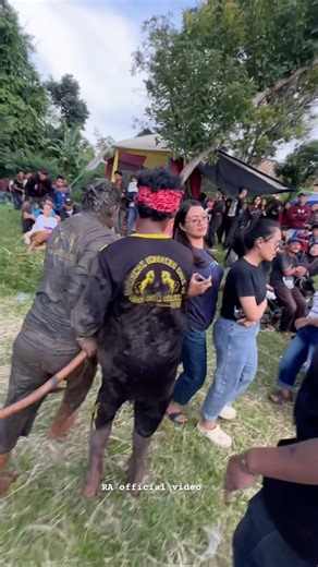 Cewe berkacamata kabur takut kuda lumping‼️