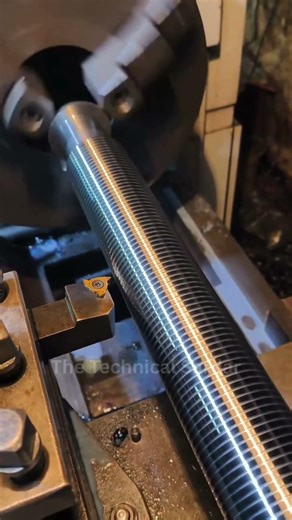 Lathe Single Point Threading work #shorts #ytshorts #lathe #threadcutting