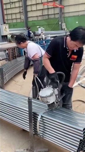 Binding process of stainless steel curved steel frame for vegetable shed