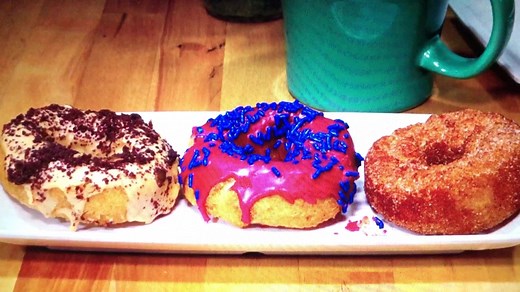 "I'll put any donut from the city, I'll put em all on a plate, right, and I'll still pick a Smack Dab donut every time..." - glowing review from John Lagahit on our recent episode on Check, Please! WTTW. So if you haven't stopped by to try our handmade cake donuts--what are you waiting for?? | Smack Dab Chicago