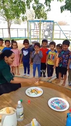 Triggering the power of curiosity with some super cool science experiments with our wee ones. From mixing potions to making mini volcanoes erupt, our young learners were so excited to witness the “magic” of science unfold before their eyes. Educator Lavanya made the experiments relatable to this age using easily recognisable everyday products like soda, candy gems and infusing just enough drama to the show and tell to hook her highly interactive & enthusiastic audience. #CuriosityRules #TinyScie