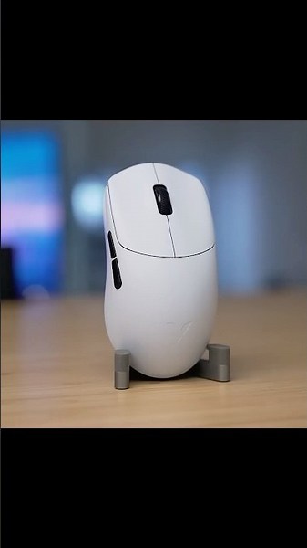 VT0 Air Max Gaming Mouse, an ultra-lightweight gaming mouse weighing 35g with a polling rate of u...