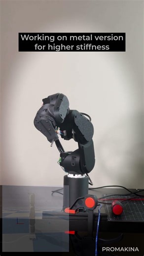 Closed loop robot arm