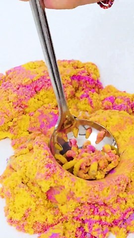 Satisfyingly Ladle Smashing Soft Yellow And Pink Sand