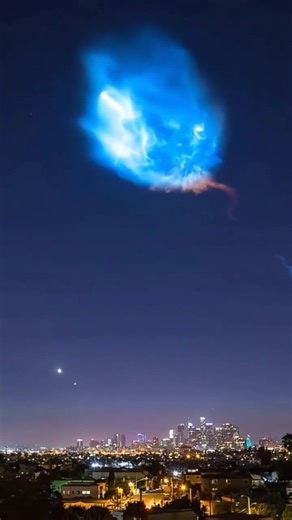 Taner Göçer's Astronomy Page on Instagram: "Falcon 9 Twilight Phenomenon! 🚀 A twilight effect is produced when exhaust particles from missile or rocket propellant left in the vapor trail of a launch vehicle condense, freeze, and then expand in the less dense upper atmosphere. The exhaust plume, which is suspended against a dark sky, is then illuminated by reflective high-altitude sunlight through dispersion, which produces a spectacular, colorful effect when seen at ground level. The phenomenon