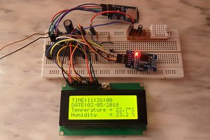 Temperature and humidity data logger with PIC18F4550 and DHT22 sensor