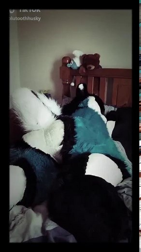 Fursuit fart part 1