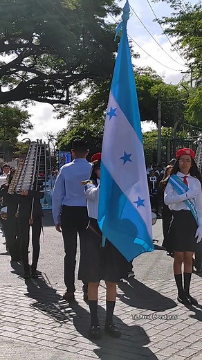 Interpretación del Himno Nacional de Honduras por Banda C.E.B.