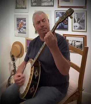 Melancholy Blues. Plectrum banjo solo by Sean Moyses