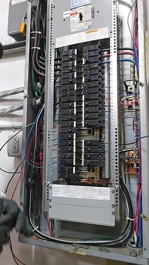 ⚡️⚡️DMC Electric ⚡️⚡️ Sunday Funday #reelsviralfb #feelitreelit #electricaltips #electrician #lifestyle #smallbusinessowner #electricalcontractor #electricity #contractor #reels #electrical | DMC Electric