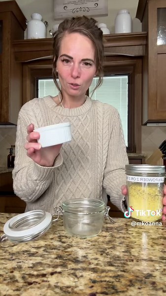 Homemade Chicken Ramen Seasoning #homemade #savemoney #homestead #recipe #chickenramenseasoning 2tbsp Bouillon Powder 1tbsp Garlic Powder 2tsp Onion Powder 1tsp Thyme 1/2tsp Cumin 1/2tsp Salt 1tsp Paprika 1/2tsp Pepper Combine & Mix