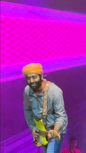Arijit Singh Live - Ghungroo 🤩
