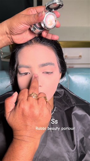 Rabbi Beauty Parlour: Shana Siddiqui Account Appeal