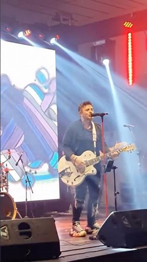 Sandro Saga - clássicos populares (“Vem que eu conto os dias, conto as horas pra te ver…”)