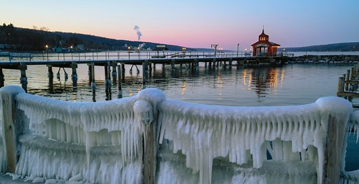 Scientists Finally Solved the Weird Mystery of the Booming New York Lake