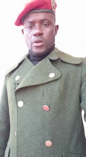 Stylish Green Coat and Red Beret Fashion Look