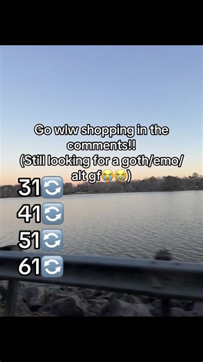 Go wlw shopping! #lesbian #findurgfn #wlw