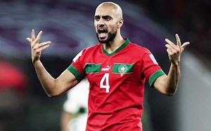 阿姆拉巴特貌似在这个夏天的市场上挺抢手，可实际上他也只是各大豪门引援名单上的B计划