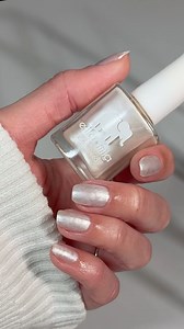 72 reactions | How to create pearly nails with one polish ✨ Color used: Glass Slippers @rilizzles_nails #ellamila #pearlynails #winternails | Ella+Mila | Facebook