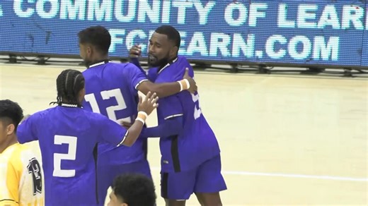 Catch the highlights from the match between Fiji and Tuvalu at the OFC Futsal Men’s Cup 2025 🇫🇯🇹🇻 Watch the full replay and extended highlights on FIFA https://bit.ly/4mkDbEf #FMC25 | Oceania Football Confederation