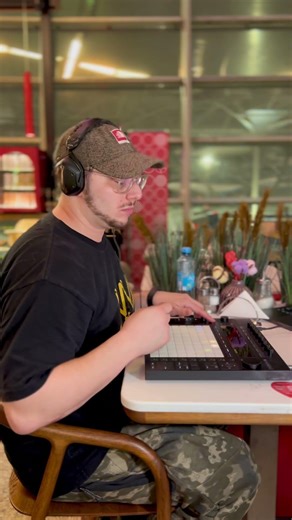 Making Beats at Moscow Airport ✈️🎹