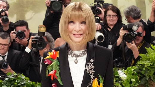 179K views · 284 reactions | Anna Wintour announced that Vogue is seeking someone to fill the role as chief content officer in the U.S., a change that would shake up the title she’s held at the publication for the last 37 years. bit.ly/4nqDdfS | E! News | Facebook