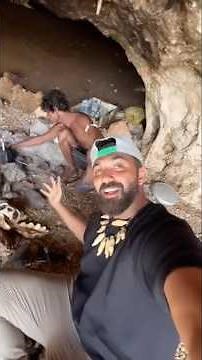 رجل الكهف في سقطرى عمره فوق ال ٦٠ وأكله من البحر !!! #محمد_الهادي