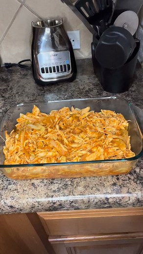 TINGA for the win 😂🔥 If you relate, you’re a parent 😅 ##sanchezsquad #momlife #familycomedy #foodtok #easydinner #TingaRecipe #RelatableMom #parentsoftiktok | Melissa Guido