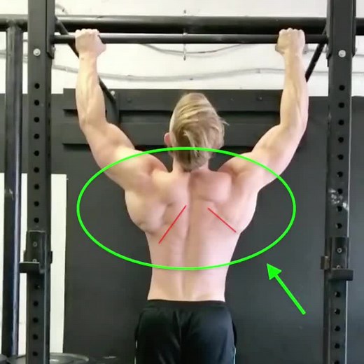 Fixing the uneven shoulder blades! #gym #workout #fitness #pullups
