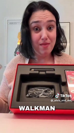 They brought the cassette player back…for ELVIS Thank you We Are Rewind for this awesome product! #elvis #unboxing #cassetteplayer #retroaesthetic #elvispresley